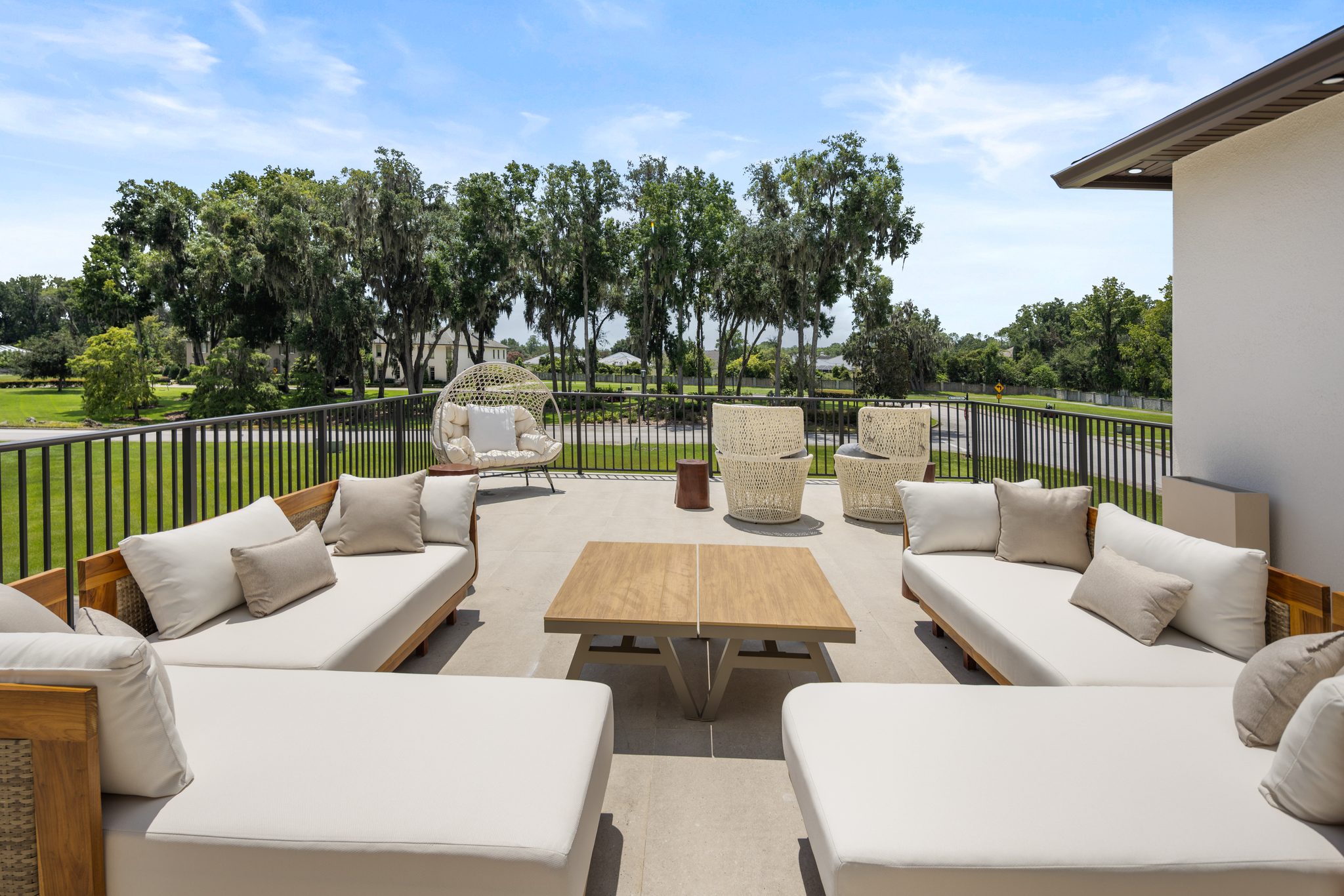 Antonia residence at Livingston Park — exterior photo 24