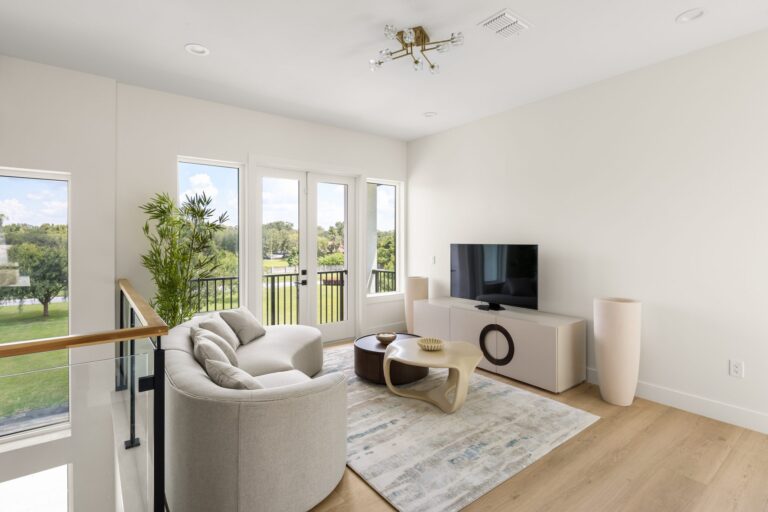 Antonia residence at Livingston Park — interior photo 5