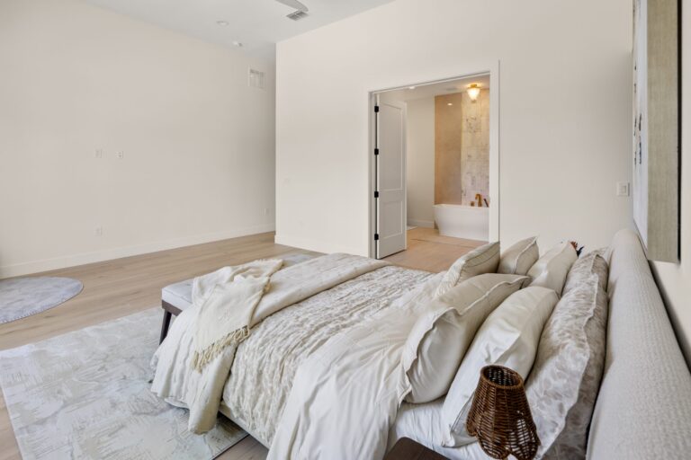 Antonia residence at Livingston Park — interior photo 16