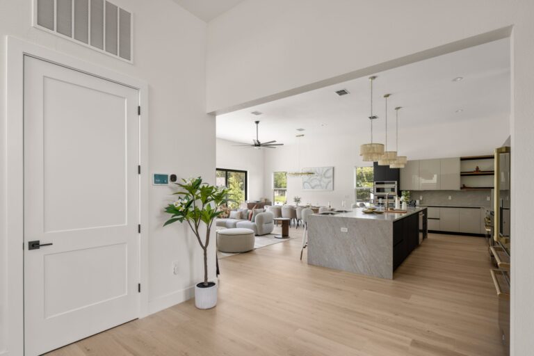 Antonia residence at Livingston Park — interior photo 32