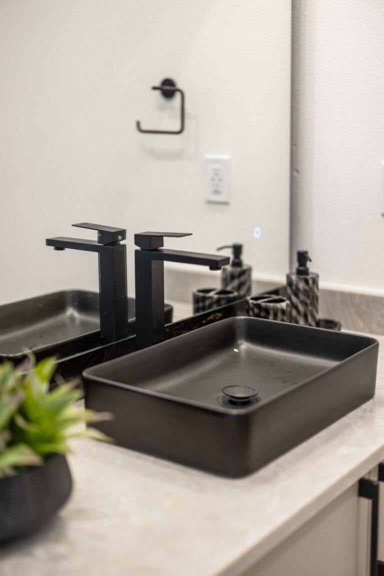 Antonia residence at Livingston Park — interior photo 88